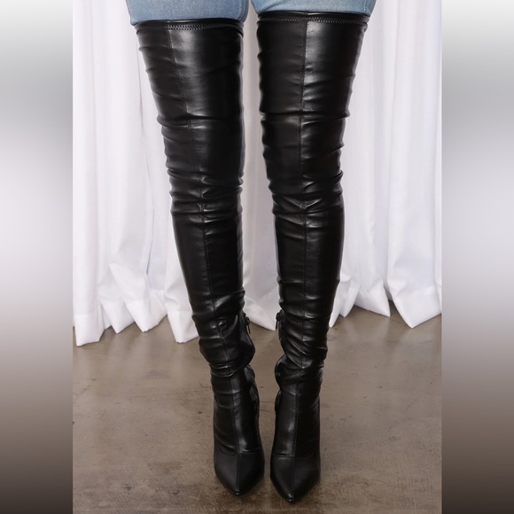 Over the knee boots - Picture 5 of 5